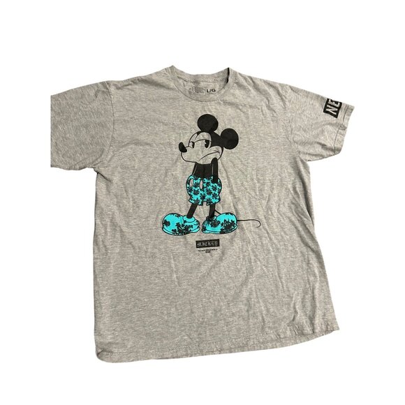 Disney Mickey Mouse Gray Graphic T-Shirt L/G Blue Floral Shorts Design Cotton Bl - Picture 2 of 6